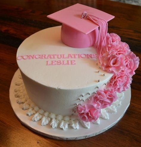 "Made for a homeschool graduation party." WOW SOMEONE MADE MA A CAKE! :D Graduation Cakes For Girls High School, Colorful Graduation Party, Homeschool Graduation, Graduation Cake Designs, Cake Paris, Graduation Party Cake, Graduation Cake Toppers, Graduation Party Planning, Grad Party Decorations