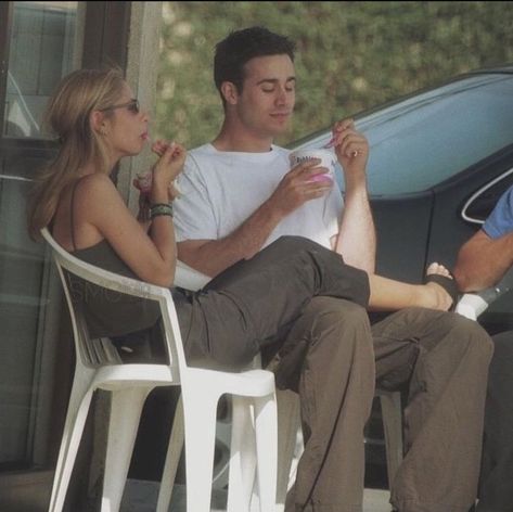 Freddie Prinze Jr, Freddie Prinze, The Love Club, Famous Couples, Sarah Michelle Gellar, Couple Relationship, Lovey Dovey, Couple Aesthetic, Hopeless Romantic