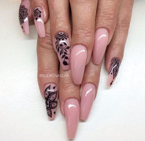 Coffin Nude Nails/ Oriental Nails/ Mandala Art  #nails #nailart #naildesign Do perfekcyjnych zdobień użyj <a href="https://www.neonail.pl/katalog/ozdoby-paznokcie/rapidography/5173-rapidograph.html?utm_source=social&utm_medium=pinterest">Rapidograph NeoNail</a> Henna Inspirations/ India Nails/ Mandala Nails/ Dream Catcher Nails/ Wzory na paznokcie w stylu orientalnym/ Mandala na paznokciach/ Łapacz snów na paznokciach Sticker Nails, Her Nails, Flower Nail, Diy Nail Art, Nail Sticker, Get Nails, I Love Nails, Hot Nails, Flower Ideas