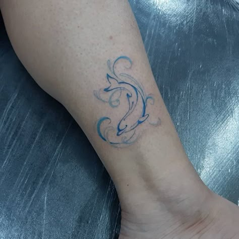 Dolphin Henna Tattoo, Dolphin Tattoo Color, Dolphin Heart Tattoo, Dolphin Wave Tattoo, Small Dolphin Tattoo Simple, Tiny Dolphin Tattoo, Dolphin Tattoo For Women, Small Dolphin Tattoo, Wave Tattoo Foot