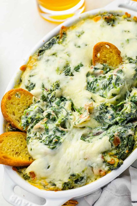 Top Dip Recipes, Spinach Bacon Dip, Bacon Spinach Dip, Dip Recipes Appetizers, Comfort Pasta, Spinach Dip Recipe, Bacon Dip, Homemade Tortilla Chips, The Cookie Rookie