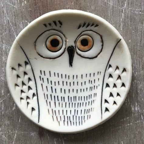 Ceramic Owls Pottery, Owl Pottery, Coil Pottery, Clay Birds, Pottery Animals, Pottery Handbuilding, Pottery Gifts, Hand Built Pottery, Ceramics Ideas