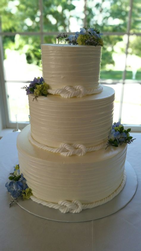 Nautical knots and fresh hydrangeas on a rustic textured wedding cake Nautical Wedding Cake Ideas, Nautical Rustic Wedding, Boat Wedding Decor, Boat Theme Wedding, Sailor Wedding Theme, Boat Wedding Decorations, Boat Wedding Ideas, Fresh Hydrangeas, Nautical Wedding Cake