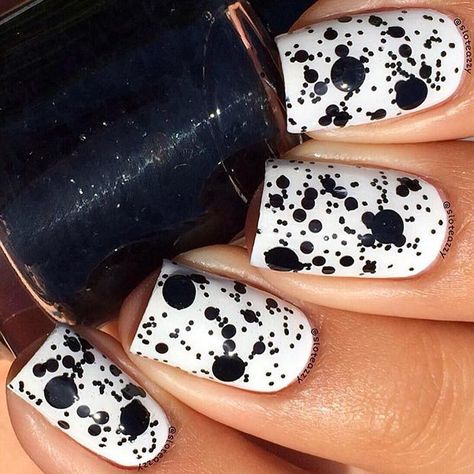 Yin En Yang, Black And White Nail, Black And White Nail Designs, Splatter Nails, Black And White Designs, Black And White Nail Art, Black White Nails, White Nail Art, White Nail Designs