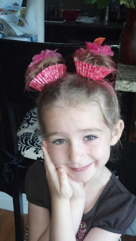 Crazy Hair Day! Okay so doing this for my Abby when she goes to school for crazy hair day! Mother goals are awesome lol Mother Goals, Crazy Hair For Kids, Cupcake Hair, Wacky Hair Days, Crazy Hair Day, Wacky Hair, Crazy Hair Day At School, Crazy Hair Days, Halloween Hair