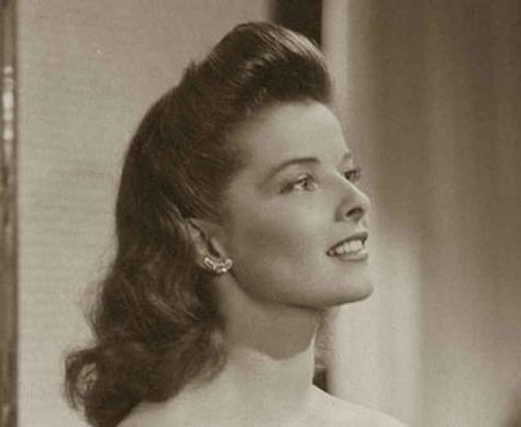 love this website for how to's of 40's hairstyles Linda Darnell, Retro Updo, Vintage Hairstyle, 40s Hairstyles, Long Hair Trends, Katherine Hepburn, 1940s Hairstyles, Pompadour Hairstyle, Ginger Rogers