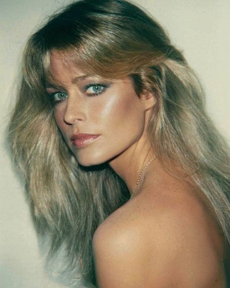 Goldie Hawn Hair, Farrah Fawcett 70s, 80s Haircuts, Farrah Fawcet, 70s Makeup, Blonde Bangs, 70s Hair, 1970's Fashion, Charlie's Angels