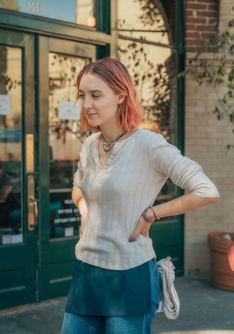 Ladybird Movie Outfits, Ladybird Aesthetic, Bird Outfit, Saoirse Ronan, Short Curly Styles, Lady Bird, Iconic Movies, Film Aesthetic, Fashion Inspo Outfits