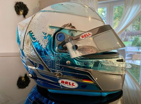 F1 Helmet Design, Racing Helmet Design, Customized Motorcycles, Nascar Helmet, Custom Bike Helmets, F1 Helmet, Motorbike Gear, Motorcycle Helmet Design, Helmet Designs