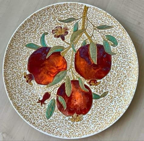 Pottery Pomegranate, Art Amour, Diy Wall Art Decor, Keramik Design, Plate Decor, Ceramics Pottery Art, Night Art, Pottery Painting, Diy Clay