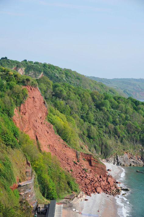 Cliff Fall Landslide Land Slides Disaster, Natural Disasters For Kids, Types Of Landforms, Natural Disasters Lessons, Land Slide, Land Form, Land Forms, Natural Hazards, Fire Image