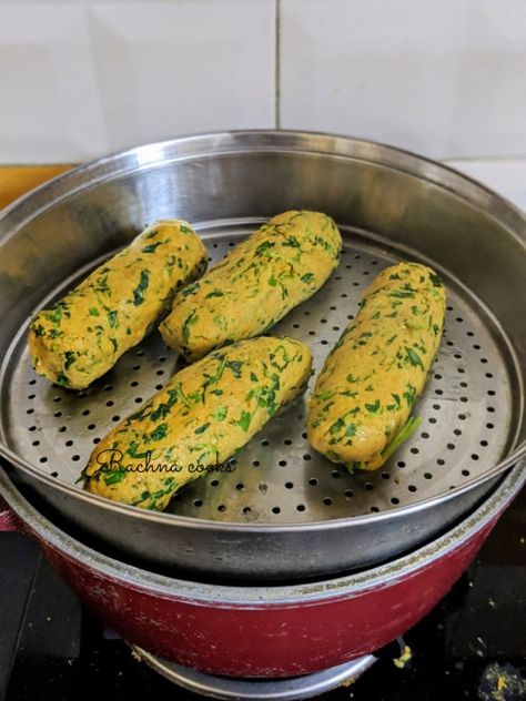 Muthiya Recipe Indian, Methi Muthiya Recipe, Muthiya Recipe, Zero Oil Vegetarian Recipes, Steamed Recipes, Steam Vegetables Recipes, Muthia Recipe, Indian Vegetable Recipes, Methi Recipes