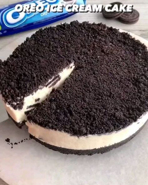 Oreo Ice Cream Cake, Chocolate Dishes, Chocolate Recipes Homemade, Oreo Ice Cream, Double Cream, Oreo Recipes, Sweet Dishes Recipes, Quick Recipes Snacks, Cream Filling