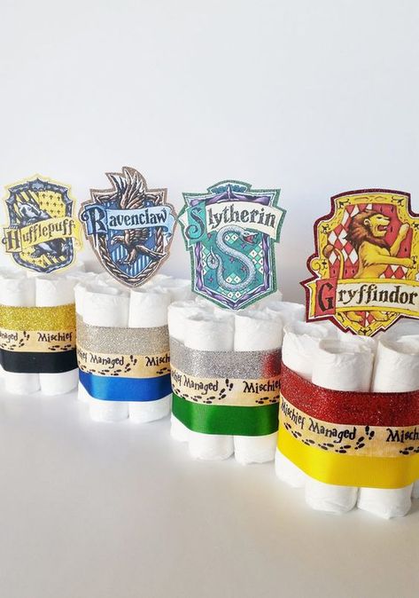 33+ Best Harry Potter Baby Shower Ideas, Decorations & Favors 9 Baby Harry Potter, Harry Potter Shower, Modern Baby Shower Games, Mini Diaper Cakes, Cake Centerpieces, Diaper Cake Centerpieces, Funny Baby Shower Games, Harry Potter Baby Shower, Festa Harry Potter