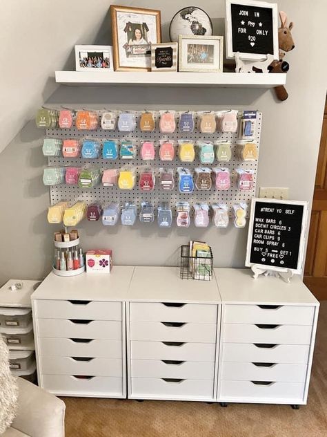 Scentsy Event Ideas, Scentsy Organization Storage, Scentsy Wax Storage Ideas, Candle Inventory Storage, Scentsy Organization Ideas, Scentsy Pop Up Shop, Scentsy Office Organization, Candle Business Organization, Scentsy Business Ideas