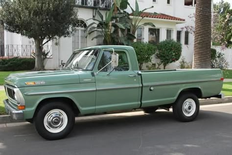 Aesthetic Pickup Truck, Old Fashioned Truck, 80s Pickup Truck, 1970s Ford Trucks, Ford F-250, 1970s Trucks, Diesel Trucks Ford, Studebaker Trucks, Ford Ranger Truck