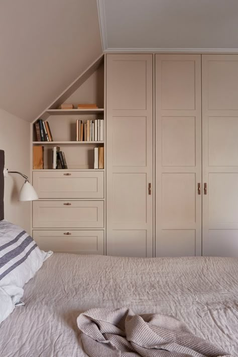 Loft Room Ideas Bedrooms, Loft Bedroom Ideas, Loft Bedroom Decor, Loft Room Ideas, Sloped Ceiling Bedroom, Attic Bedroom Storage, Wall Wardrobe Design, Blush Bedroom, Loft Conversion Bedroom