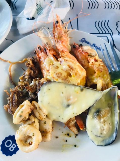 Sea Food Pictures, Crab Croissants Under The Sea, Crab Aesthetic Food, Ocean Basket, Shrimp Photography Ocean, Food Snapchat, Sea Food, Mobile Photography, Pretty Food