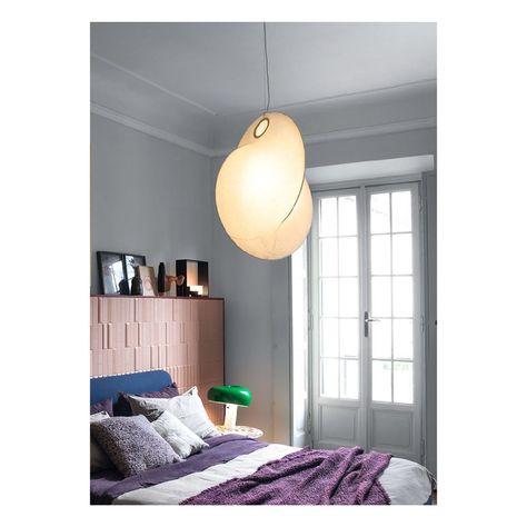 @flos has added more creations to the 'Cocoon' series of lamps. The results are new lighting masterpieces, such as Zeppelin and Chrysalis by Marcel Wanders, and the recent Overlap suspension by Michael Anastassiades. #flos #lightdesign #lightingdesigner #modernlighting #lightingideas #bedooom #bedroomlighting #lightinginspiration #lightfixture #designer #overlap #coccon #ceiling #chrysalis #masterpieces #belfast #dublin #london #makelightwork Staircase Pendant Lighting, Modern Pendant Lamp, Interlocking Rings, Nordic Lamp, Michael Anastassiades, Modern Pendant Lamps, Marcel Wanders, Contemporary Pendant Lights, White Pendant Light