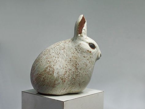 Ceramic Birds Sculpture, Rabbit Ceramic, Rabbit Sculpture, Pottery Animals, Organic Ceramics, Ceramic Bunny, Sculptures Céramiques, Handmade Ceramics Vase, Garden Pottery