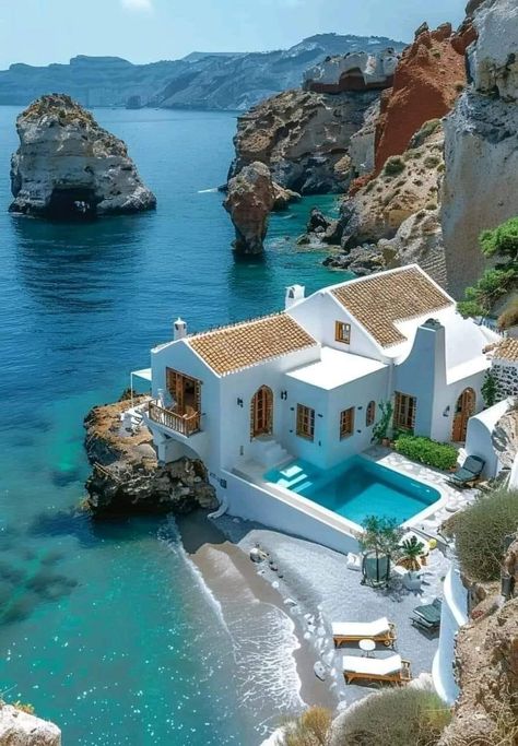 House in Calabria, Italia Luxurious Things, Calabria Italy, Dream Life House, Water House, Dream Beach Houses, Dream Beach, Calabria, Beautiful Places To Travel, Dream Home Design