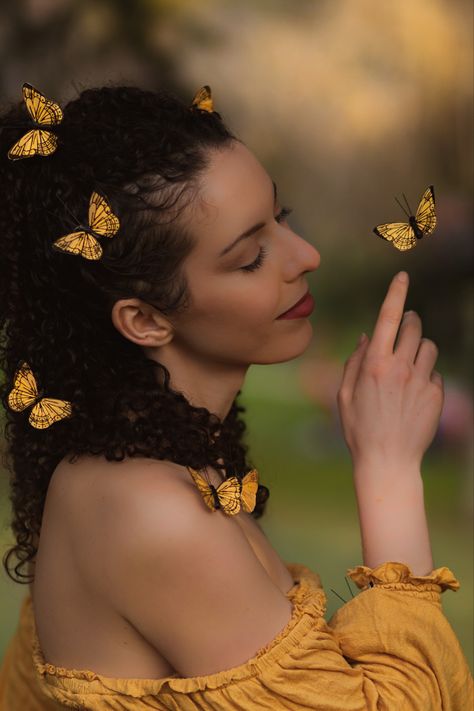 Butterfly Hair Photoshoot, Butterfly In Hair Photoshoot, Butterflies In Hair Photoshoot, Butterfly Inspired Photoshoot, Butterfly Fashion Photography, Cinderella Photo, Reference Portrait, Fantasy Shoot, Butterfly Music