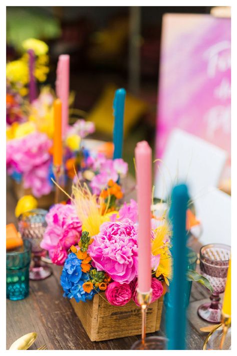 Colorful Candles Wedding, Mexican Fiesta Decorations, Festival Themed Wedding, Fiesta Wedding, Tafel Decor, Mexican Party Theme, Festival Theme, Boda Mexicana, Rainbow Wedding