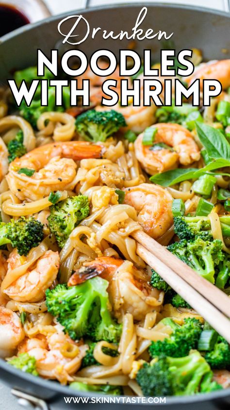 Shrimp Pad Thai Recipe Easy, Skinnytaste Dinner, Dinner Staples, Pad Kee Mao, Noodles With Shrimp, Shrimp Noodles, Thai Shrimp, Drunken Noodles, Sunday Dinners