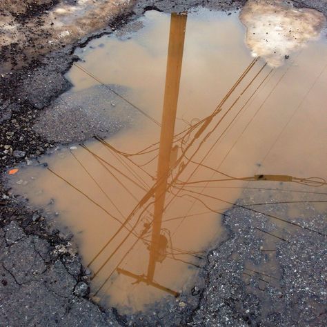 Mud Painting Ideas, Reflections In Puddles, Mud Illustration, Mud Photography, Reflection In Puddle, Puddle Painting, Dana Core, Puddle Reflection, Road Illustration