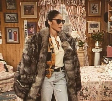 UNDER ONE ROOF Hillman College, Whitley Gilbert, Jasmine Guy, Black Sitcoms, 90s Sitcoms, 90s Tv, Aria Montgomery, Different World, 90s Fashion Outfits