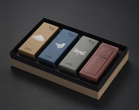 The Dieline Awards 2016 Outstanding Achievements: Old master's private tea Package Design — The Dieline - Branding & Packaging Tea Package Design, Tea Story, Tea Box Design, Tea Package, Chocolate Packaging Design, Tea Packaging Design, Luxury Packaging Design, Modern Packaging, Tea Design