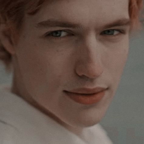 Jason Blossom Aesthetic, Riverdale Jason Blossom, Riverdale Jason, Trevor Stines, Hp Stickers, Riverdale Season 1, Bughead Riverdale, Riverdale Aesthetic, Lucky Blue Smith