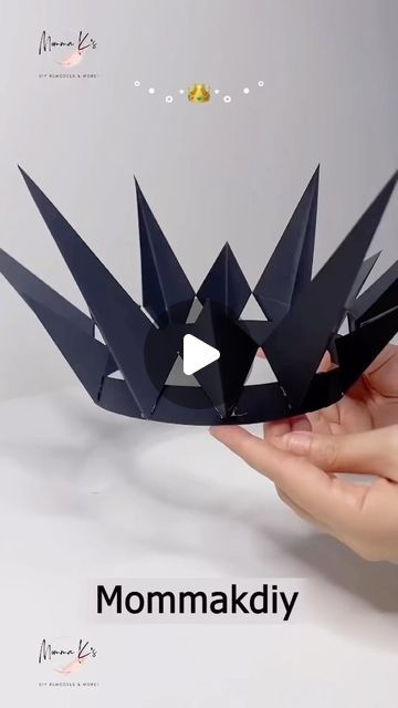 Easy Diy Crown, Paper Crown Tutorial, Homemade Crown, Crown Tutorial, Paper Crown, Diy Crown, Paper Crowns, Halloween 2024, Easy Diy Projects