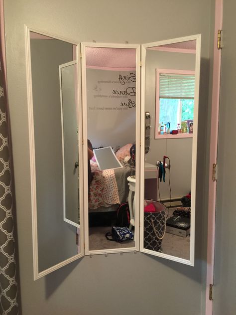 The three way mirror turned out nice! Glam Room Ideas, Closet Mirror, Bedroom Vanity Set, Diy Storage Rack, Future Apartment Decor, Glam Room, Diy Furniture Renovation, Diy Mirror, Diy Home Repair