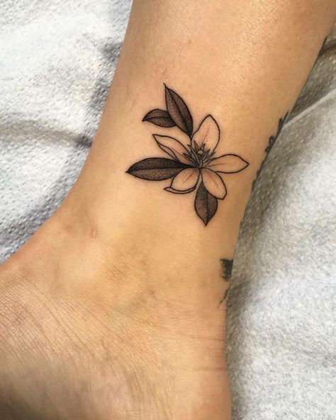 State Flower Tattoo, Orange Blossom Tattoo, Florida State Flower, Flower Shoulder Tattoo, Florida Tattoos, Tattoo Black And White, Gem Tattoo, Bestie Tattoo, Party Tattoos