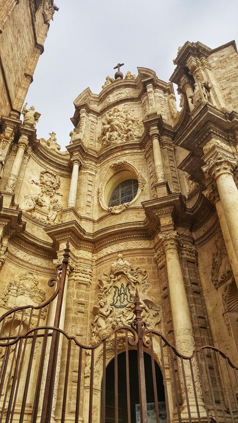 Valencia Architecture, Spanish Cathedral, Spain Cathedral, Valencia Cathedral, Valencia Travel, Red Notice, Spain Valencia, Spain Aesthetic, Spain Photography