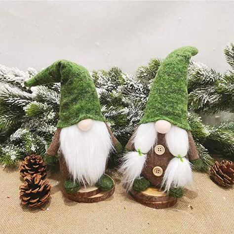 Christmas Crafts Gnomes, Making Gnomes, Frosty Forest, Trees For Christmas, Handmade Dolls Patterns, Sock Gnomes, Christmas Fairies, Christmas Wreath For Front Door, Christmas Home Decorations