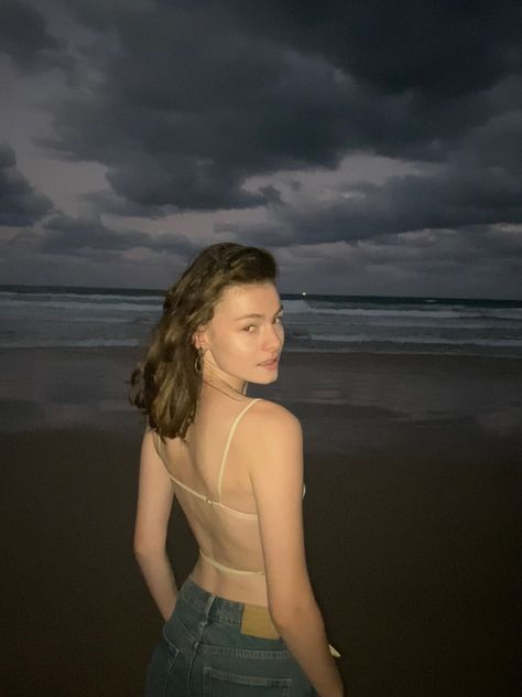 Beach night, flash photo, backless top Night Beach Photos With Flash, Night Beach Pics With Flash, Flash Pictures Aesthetic, Night Flash Photo, Night Beach Pics, Sunrise Photoshoot, Dark Beach, Teenage Life, Flash Photo