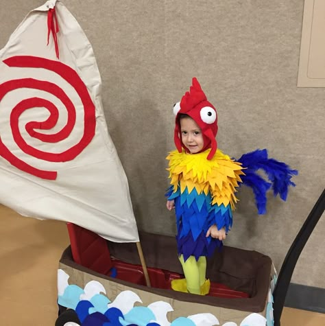 Hei hei from Moana and his little boat--chicken costume Heihei Costume Diy, Moana Chicken Costume, Hei Hei Diy Costume, Diy Hei Hei Costume, Heihei Costume, Halloween Moana, Hei Hei Costume, Hei Hei Moana, Chicken Costume