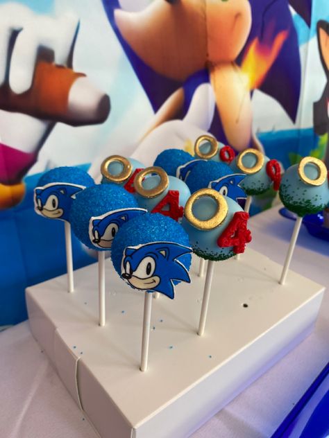 Sonic The Hedgehog Rice Krispie Treats, Sonic The Hedgehog Chocolate Covered Oreos, Sonic Candy Apples, Sonic The Hedgehog Treats Ideas, Sonic Cake Pop Ideas, Sonic Cakepops Ideas, Sonic Rice Krispie Treats, Sonic The Hedgehog Treats, Sonic The Hedgehog Cake Pops