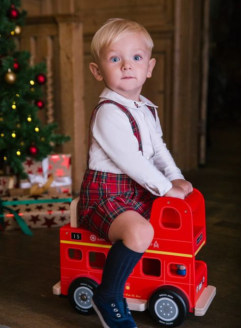 Christmas Outfit Toddler Boy, Boys Christmas Outfits For Pictures, Toddler Boy Suspender Outfits, Little Boy Christmas Outfits, Kids Christmas Outfits Boys, Christmas Picture Poses, Preppy Toddler Boy, Toddler Boy Christmas Outfit, Christmas Photos Ideas