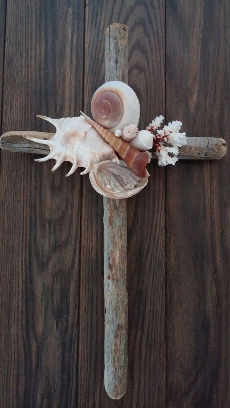 Driftwood Project, Diy Oyster Shell, Seashell Diy, Seashell Heart, Cross Ideas, Seashell Cross, Seashell Art Diy, Shell Cross, Diy Beach Decor