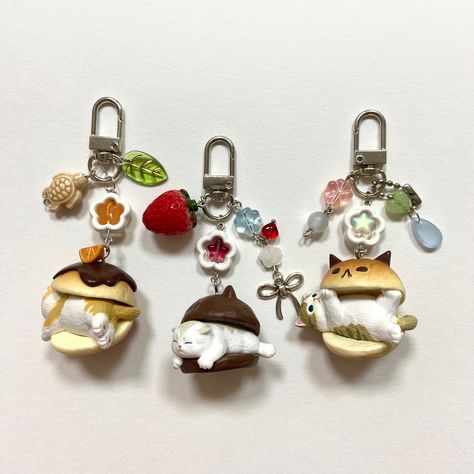 Cute Keychains, Clay Keychain, Image Swag, Tanah Liat, Cat Keychain, Keychain Cute, Cat Charm, Funky Jewelry, Cute Keychain