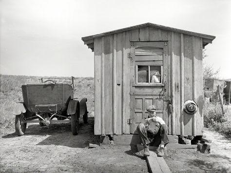 Shorpy Historical Photo Archive :: American Dream: May 1936. "Home of worker in strip coal mine. Cherokee County, Kansas." Shorpy Historical Photos, Dust Bowl, Historical Objects, Dust Storm, Historic Photos, Coal Mining, Vintage Life, American Dream, Photo Archive