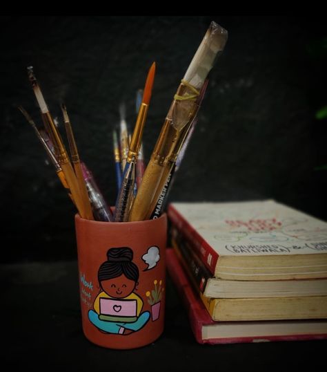 Pen Stand Painting Ideas, Cup Decoration Ideas, Cups Painting, Kettle Painting, Diwali Art, Bottle Art Projects, Cup Decoration, Boho Art Drawings, Pot Design