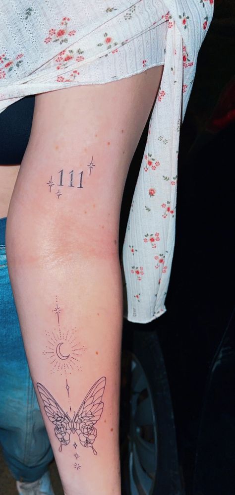 111 Tattoo Ideas, 111 Angel Number, Hippie Tattoo, Number Tattoos, Clever Tattoos, Small Girl Tattoos, Red Ink Tattoos, Different Tattoos, Tattoo Feminina