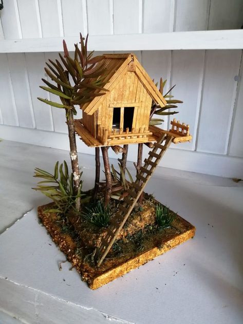 Tree house of cardboard and chopsticks Cardboard Treehouse, Miniature Treehouse, Mini Tree House, Miniature Tree House, Cardboard Creations, Aesthetic Items, Fairy Tree Houses, Tree House Diy, Bathroom Vanity Designs