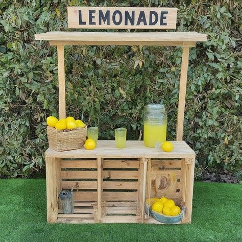 How to Make an Easy Lemonade Stand - step by step instructions - SocialDad.ca Wood Lemonade Stand, Lemonade Stand Ideas For Kids, Lemonade Stand Aesthetic, Easy Lemonade Stand, Lemon Aid Stand, Make A Lemonade Stand, Cute Lemonade Stand, Kids Lemonade Stand, Lemonade Stand Ideas