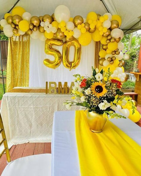 Yellow White Party Decorations, 50th Backdrop Ideas For Women, Yellow Party Ideas Decor, Yellow Gold Birthday Theme, White And Yellow Birthday Decorations, Yellow And Gold Balloon Garland, Yellow And White Decorations Party, Yellow And White Themed Birthday Party, Yellow And White Birthday Theme