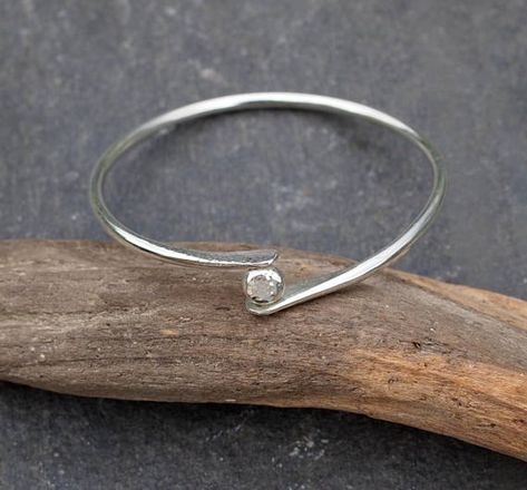 Diy Silver Rings, Silver Jewellry, Silversmithing Jewelry, Diy Silver Jewelry, Latest Bracelets, Silver Jewelry Diy, Handmade Silver Jewellery, Silver Ring Designs, Metal Clay Jewelry